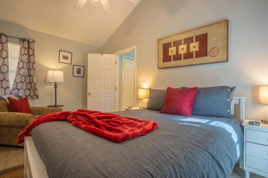 Sasquatch Lodge E Sleeps 13 Гетлинбург Екстериор снимка