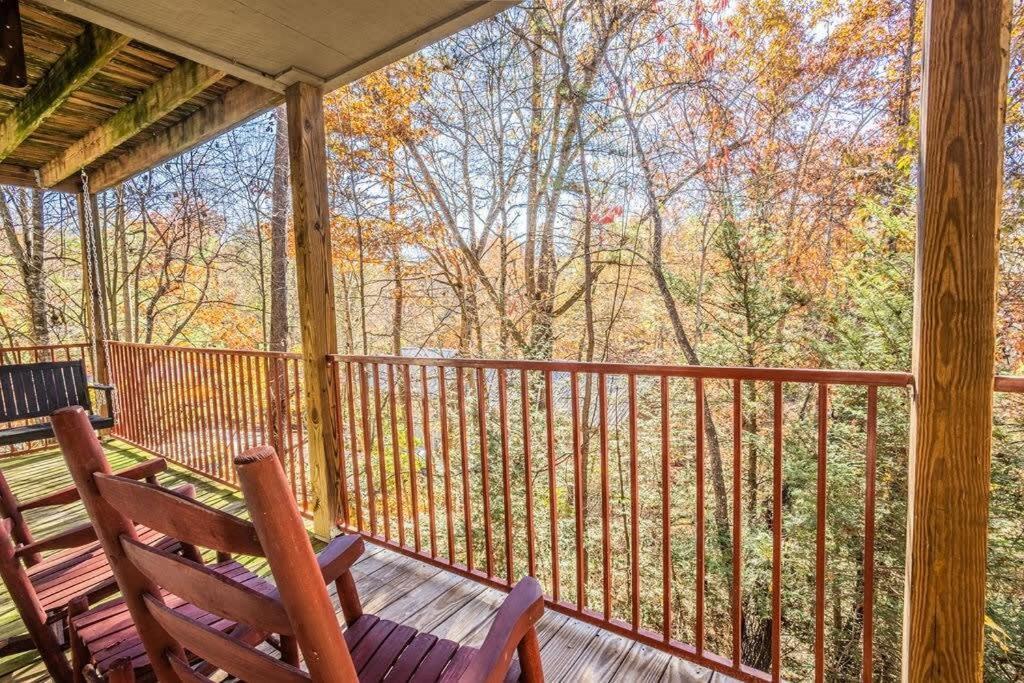 Sasquatch Lodge E Sleeps 13 Гетлинбург Екстериор снимка
