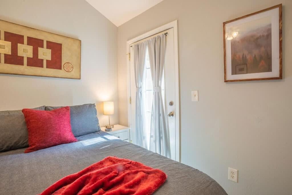Sasquatch Lodge E Sleeps 13 Гетлинбург Екстериор снимка