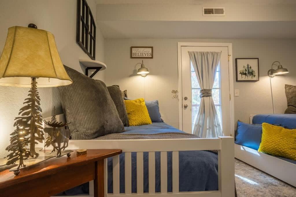 Sasquatch Lodge E Sleeps 13 Гетлинбург Екстериор снимка