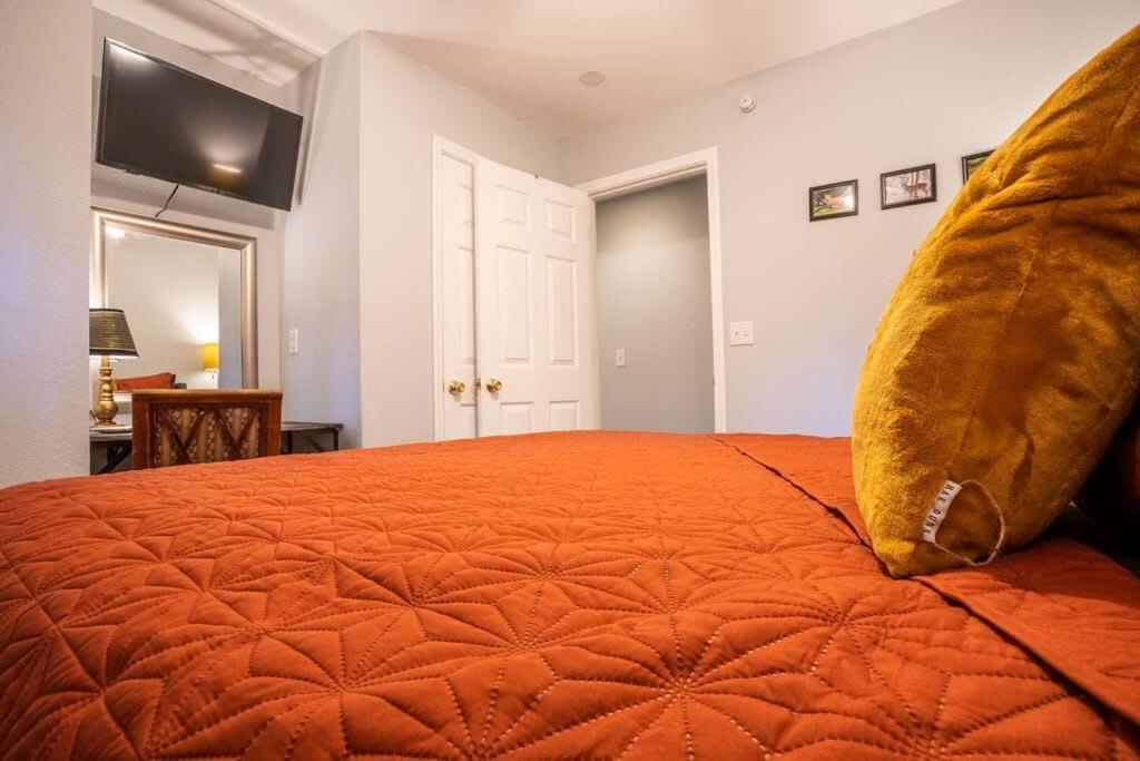 Sasquatch Lodge E Sleeps 13 Гетлинбург Екстериор снимка