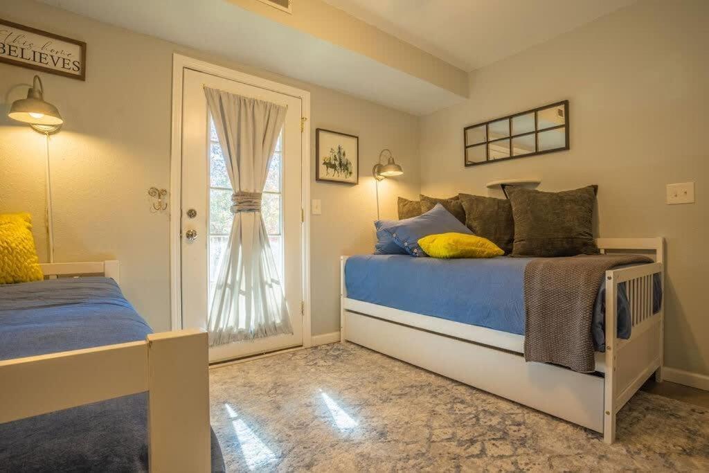 Sasquatch Lodge E Sleeps 13 Гетлинбург Екстериор снимка
