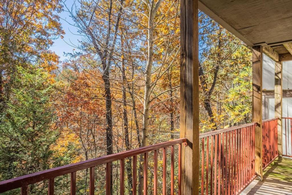Sasquatch Lodge E Sleeps 13 Гетлинбург Екстериор снимка