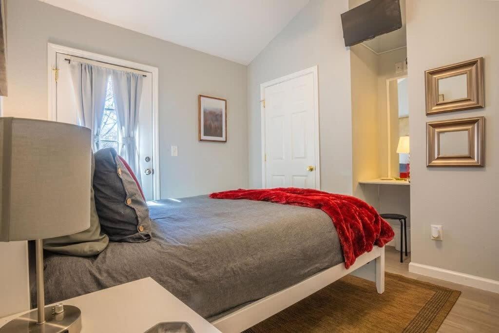 Sasquatch Lodge E Sleeps 13 Гетлинбург Екстериор снимка
