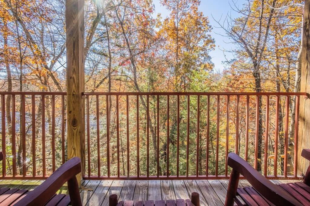 Sasquatch Lodge E Sleeps 13 Гетлинбург Екстериор снимка