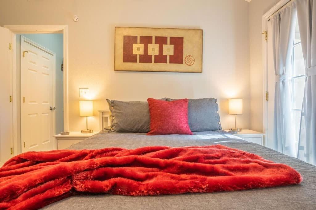 Sasquatch Lodge E Sleeps 13 Гетлинбург Екстериор снимка