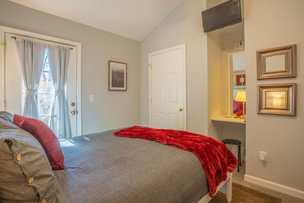 Sasquatch Lodge E Sleeps 13 Гетлинбург Екстериор снимка